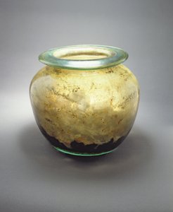 Vrijgeblazen glazen pot, met botten en as, Romeins, c.50-150 AD